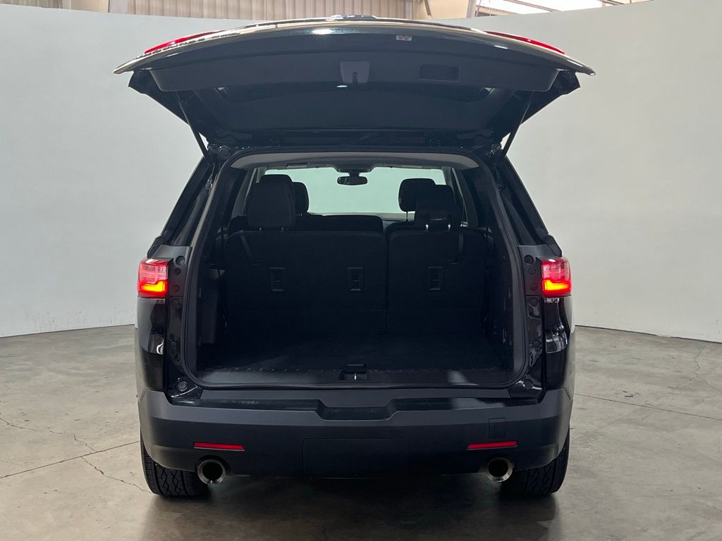 2021 Chevrolet Traverse LS photo 11