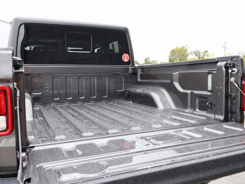 2025 Jeep Gladiator Sport S photo 14