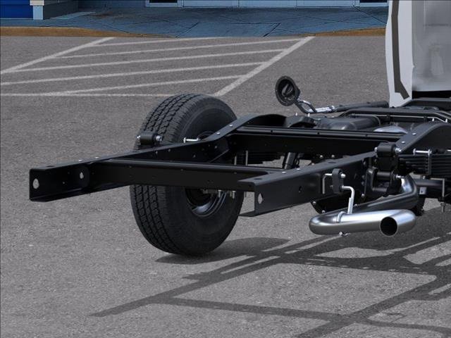 2025 Chevrolet Express Cutaway 3500 photo 6