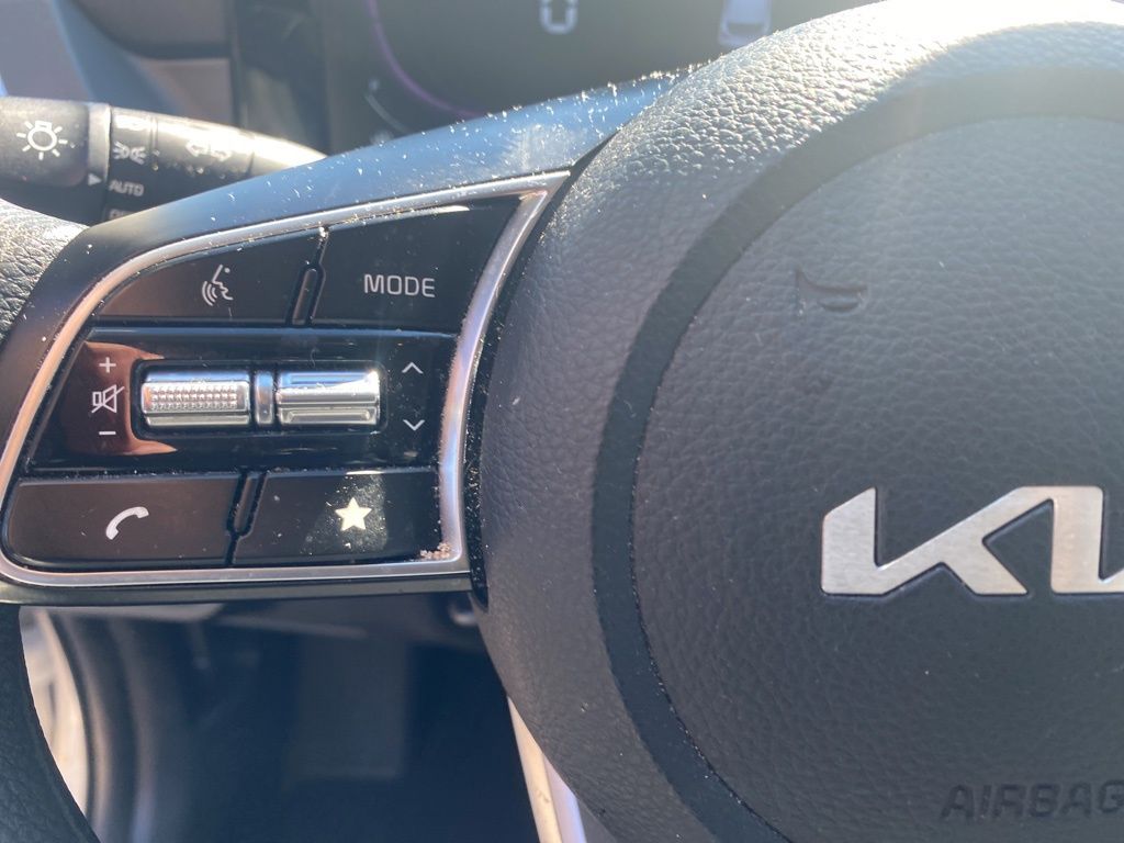 2024 Kia Seltos LX photo 4