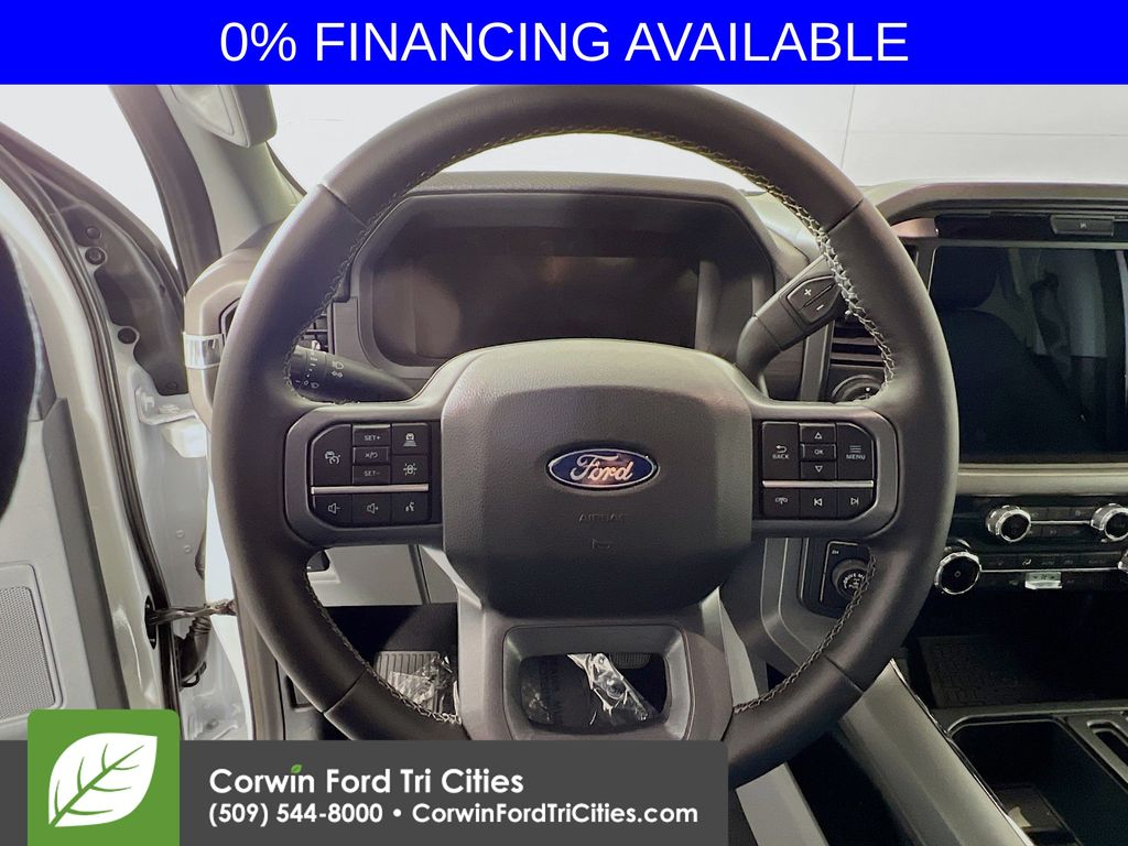 2025 Ford F-150 XLT photo 3