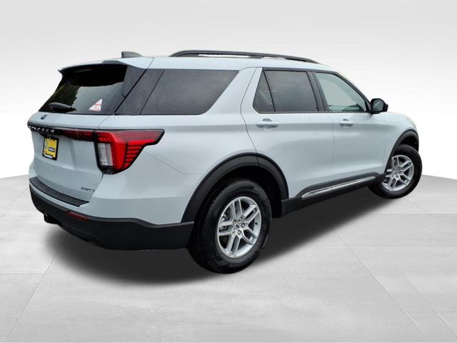 2025 Ford Explorer photo 6