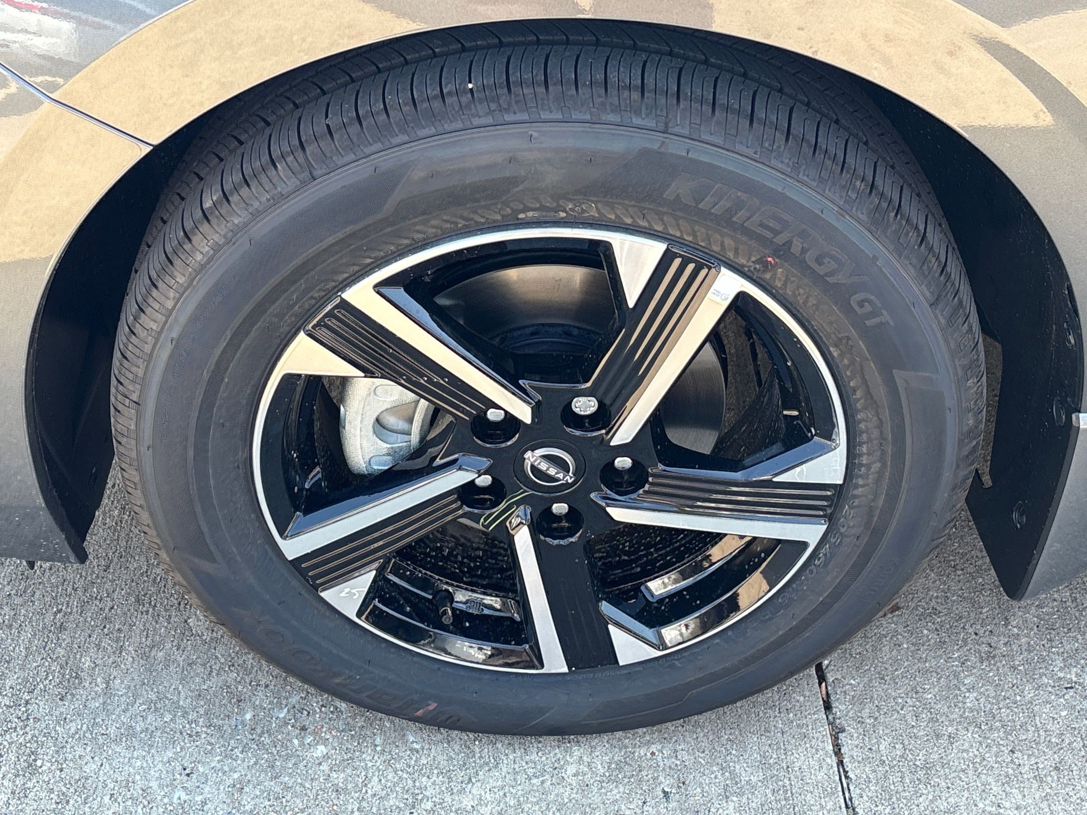 2025 Nissan Sentra SV photo 12