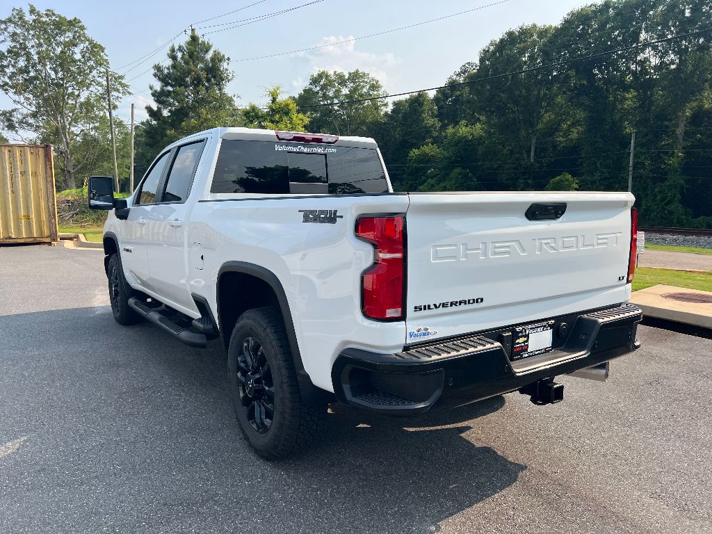 2025 Chevrolet Silverado 2500HD LT photo 4