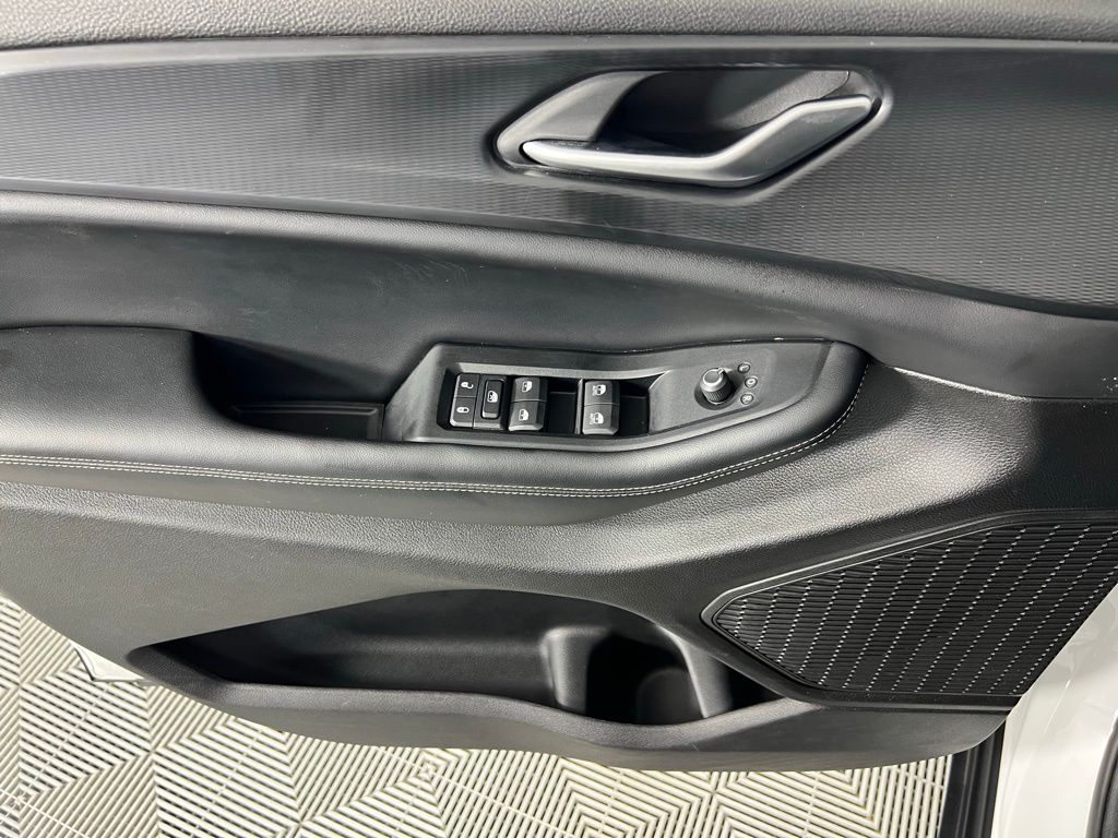 2024 Jeep Grand Cherokee Altitude photo 16