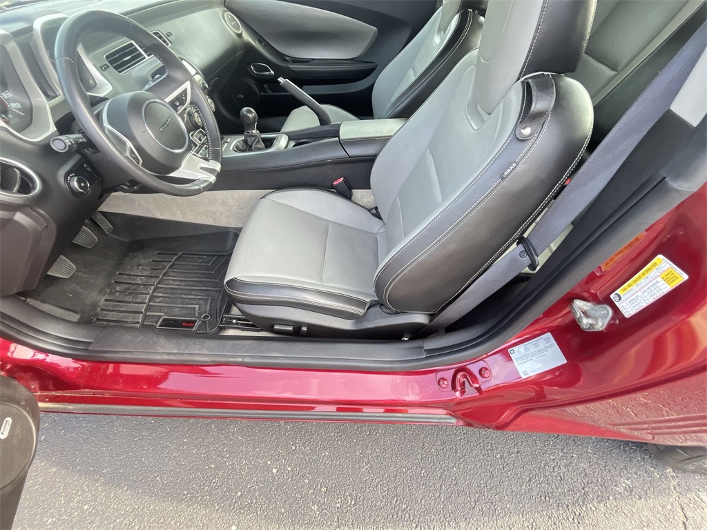 2010 Chevrolet Camaro 2LT photo 12