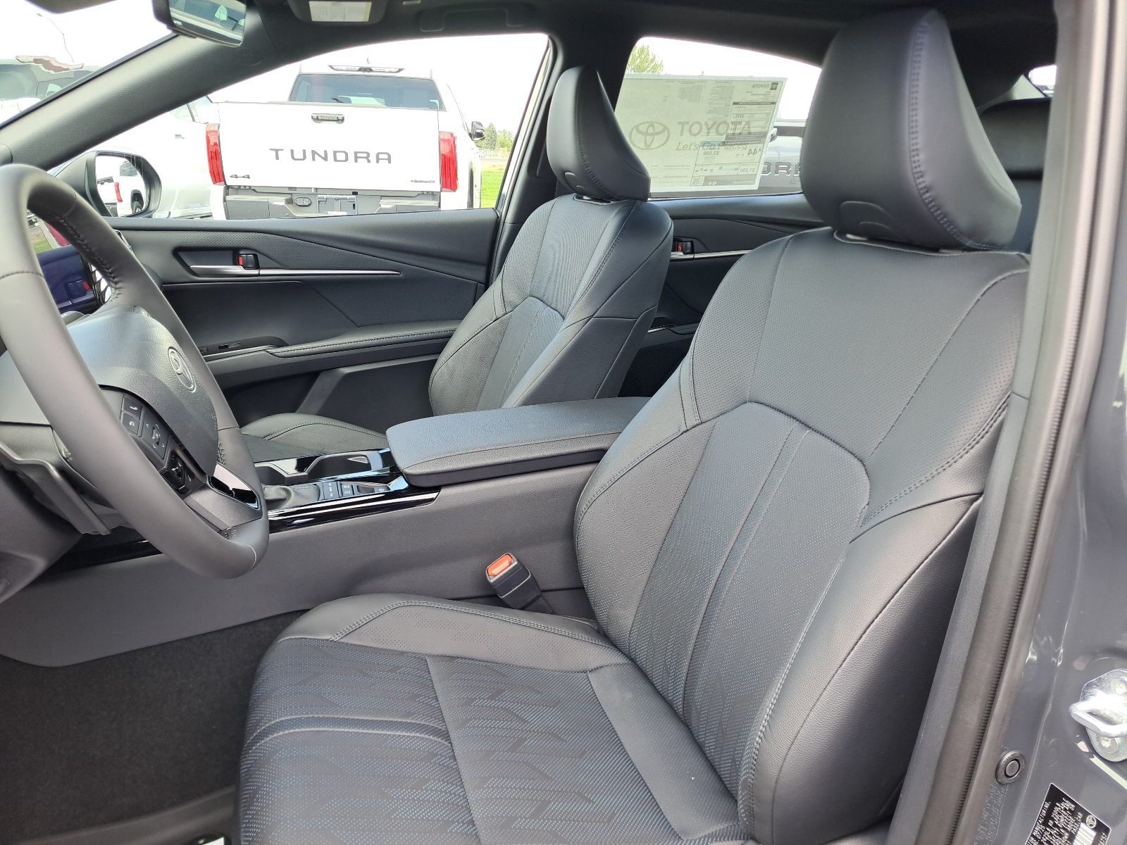 2025 Toyota Camry XSE photo 14