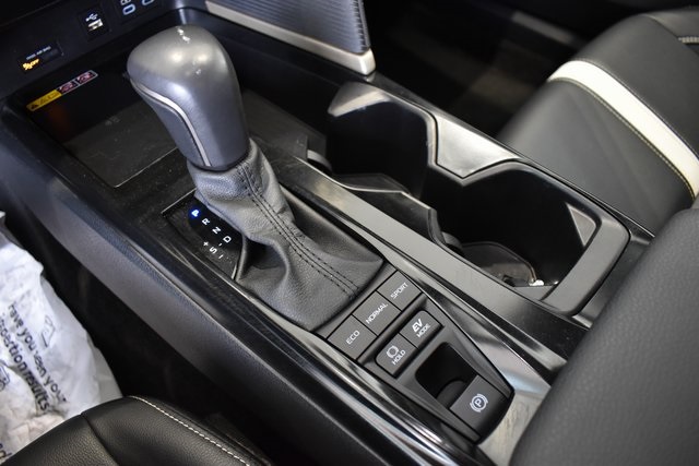 2025 Toyota Camry SE photo 19