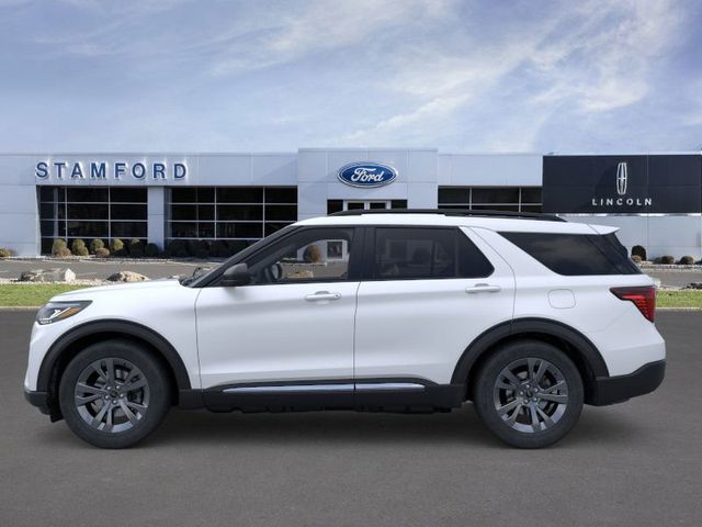 2025 Ford Explorer photo 3
