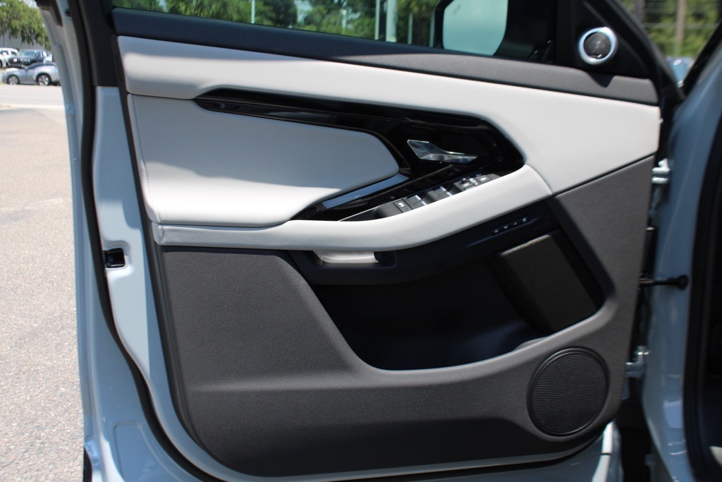 2026 Land Rover Range Rover Evoque S photo 10