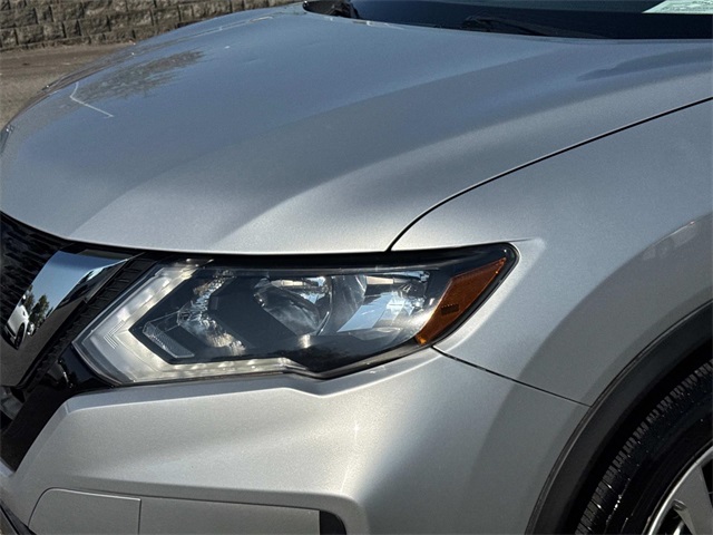 2019 Nissan Rogue S photo 6