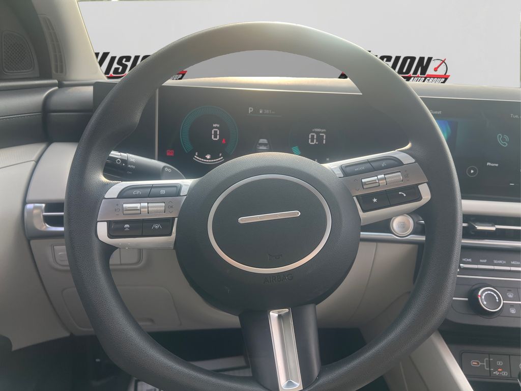 2025 Hyundai Tucson SE photo 17