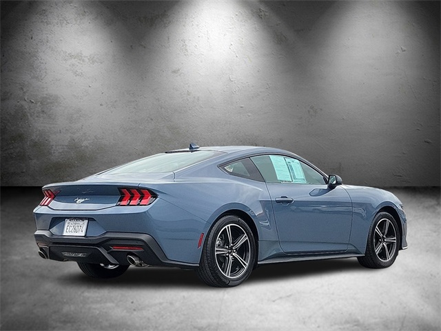 2025 Ford Mustang EcoBoost photo 4