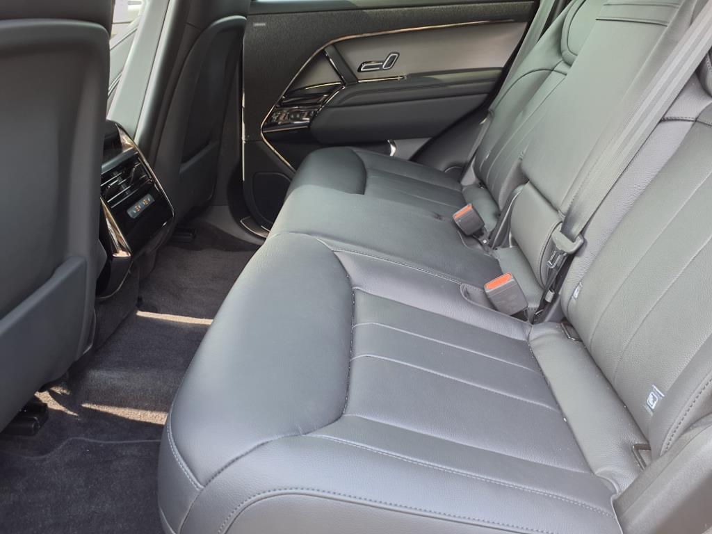 2025 Land Rover Range Rover Sport P360 S photo 4