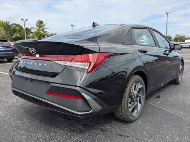 2025 Hyundai Elantra SEL Sport photo 5