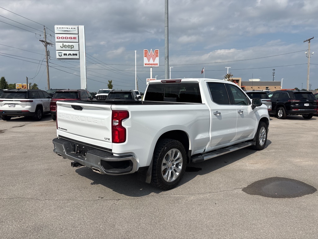 2024 Chevrolet Silverado 1500 LTZ photo 2