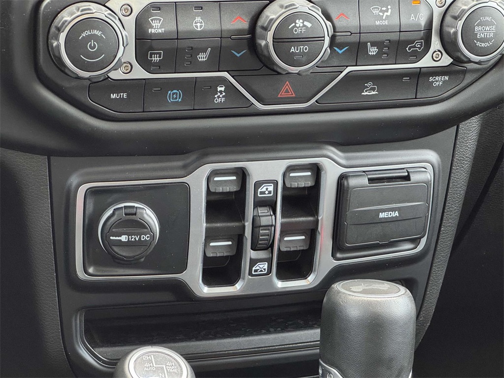 2022 Jeep Wrangler Unlimited Sahara 4xe photo 19