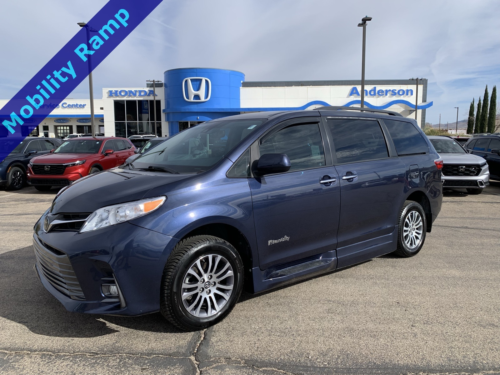 2020 Toyota Sienna XLE