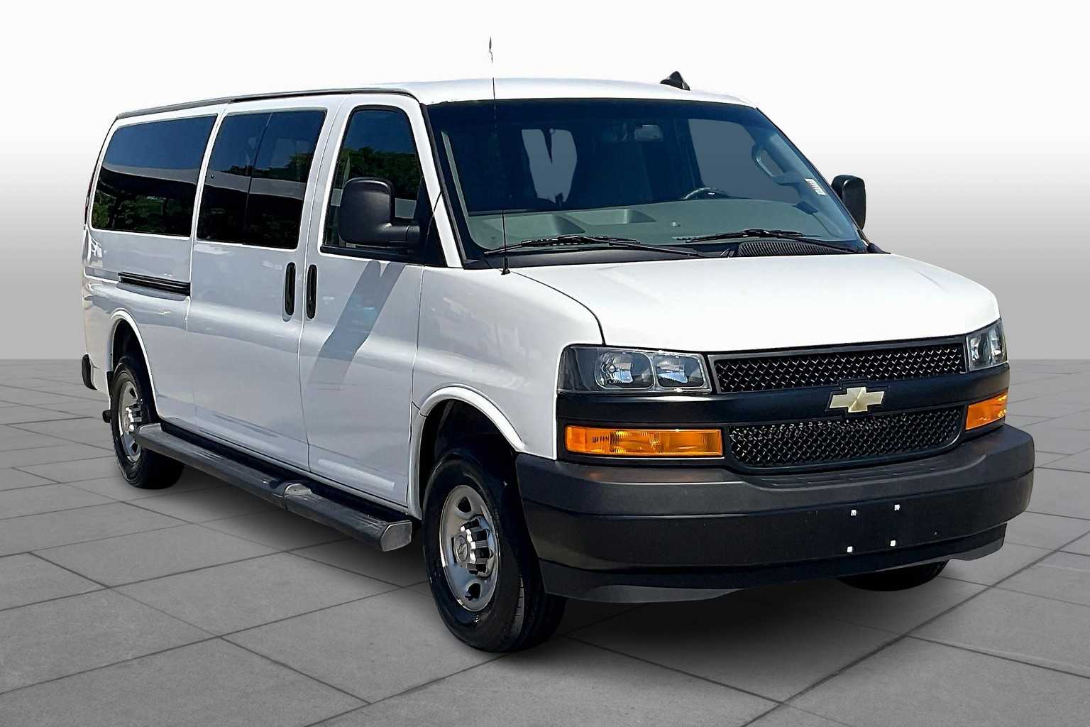 2023 Chevrolet Express Passenger LS's photo
