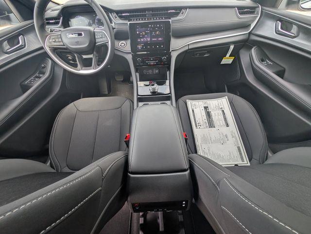 2025 Jeep Grand Cherokee Laredo X photo 28