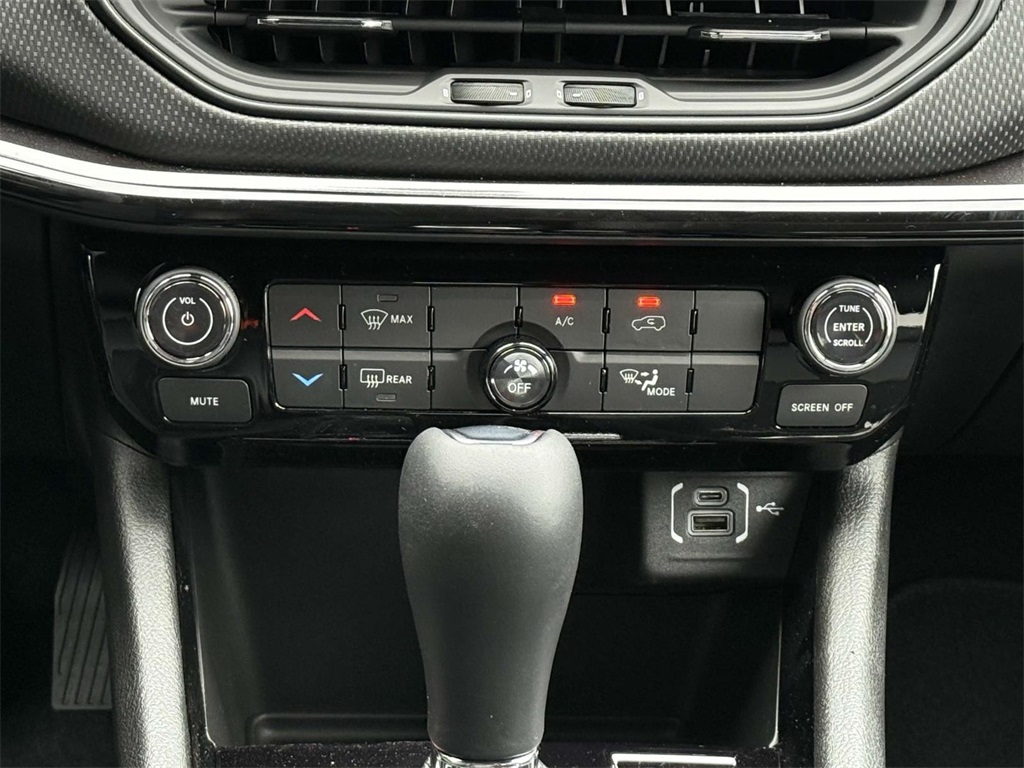 2025 Jeep Compass Latitude photo 18