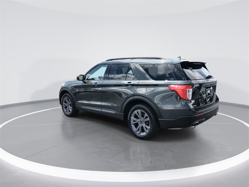 2023 Ford Explorer XLT photo 6