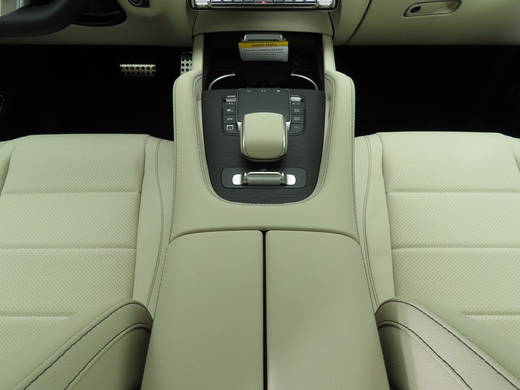 2025 Mercedes Benz GLS 450 4MATIC photo 15