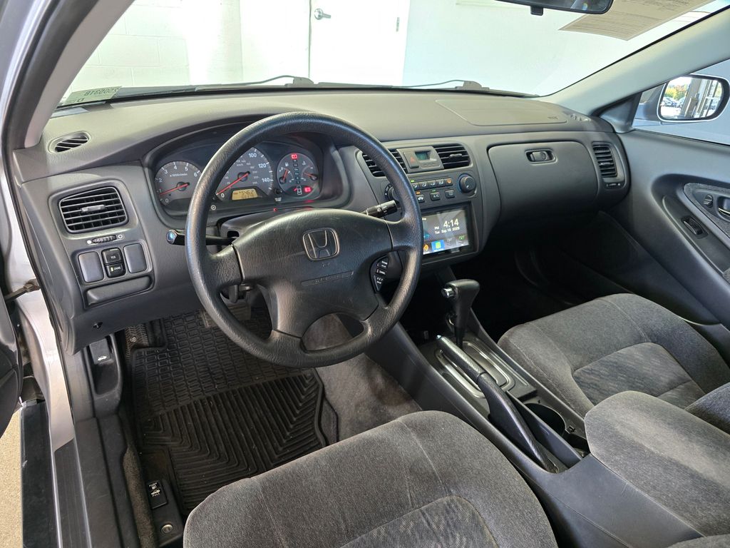 2001 Honda Accord LX photo 9