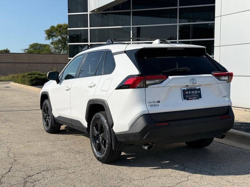 2023 Toyota RAV4 XLE photo 4