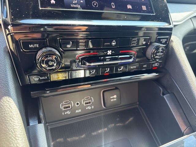 2025 Jeep Grand Cherokee Laredo Altitude photo 11