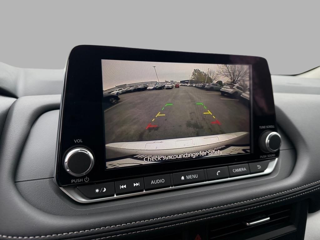 2025 Nissan Rogue SV photo 3