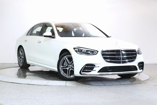 2024 Mercedes-Benz S-Class S 580e's photo