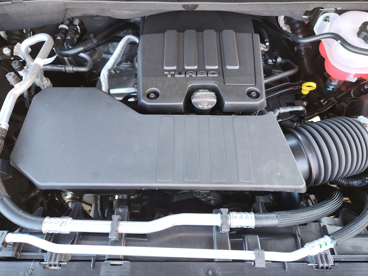 2025 Chevrolet Silverado 1500 LT photo 28