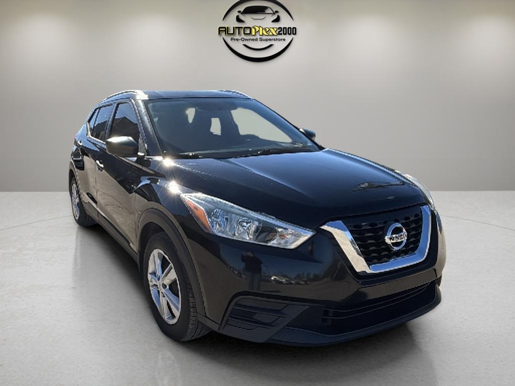2018 Nissan Kicks S photo 2