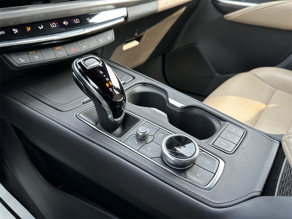 2024 Cadillac XT4 Premium Luxury photo 18
