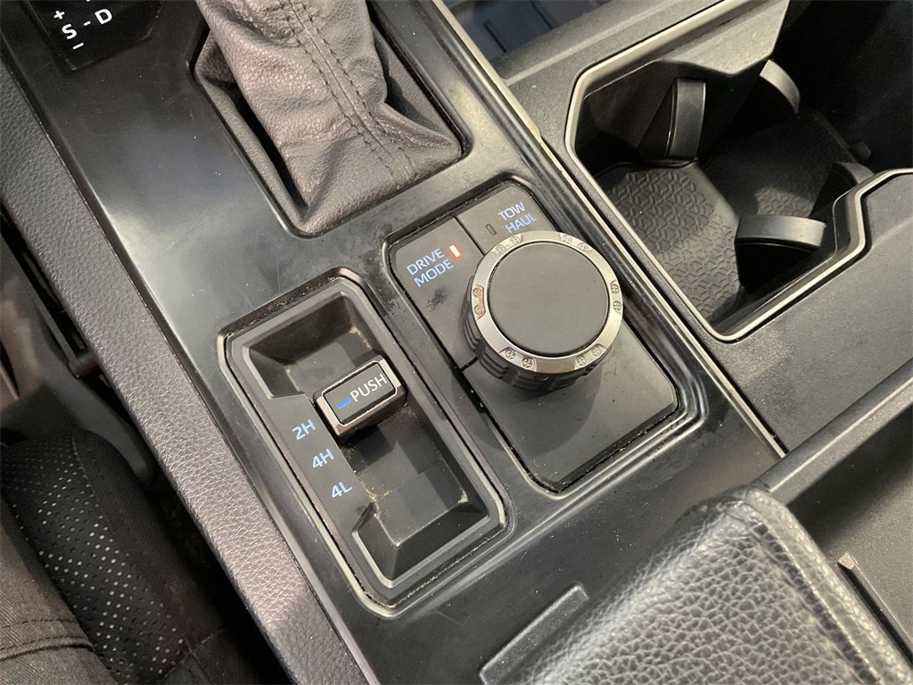 2022 Toyota Tundra SR5 CrewMax photo 18