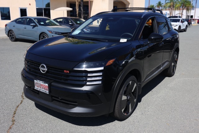 2026 Nissan Kicks SR photo 6