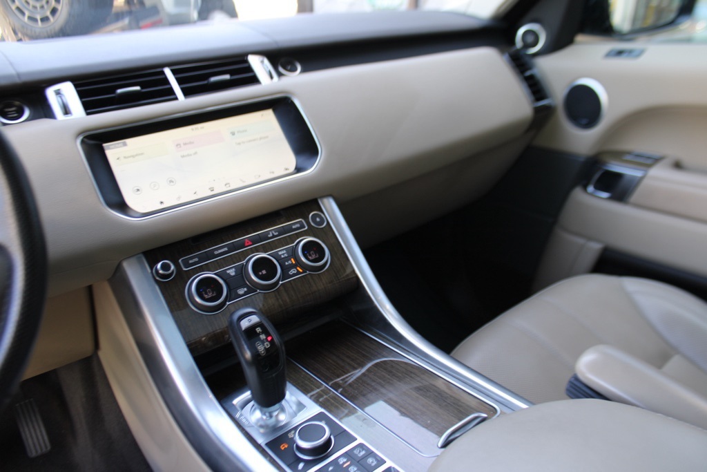 2017 Land Rover Range Rover Sport HSE photo 15