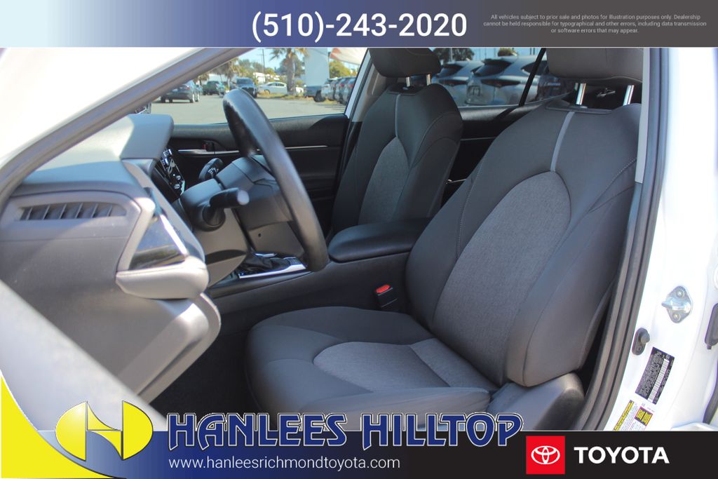 2022 Toyota Camry LE photo 10