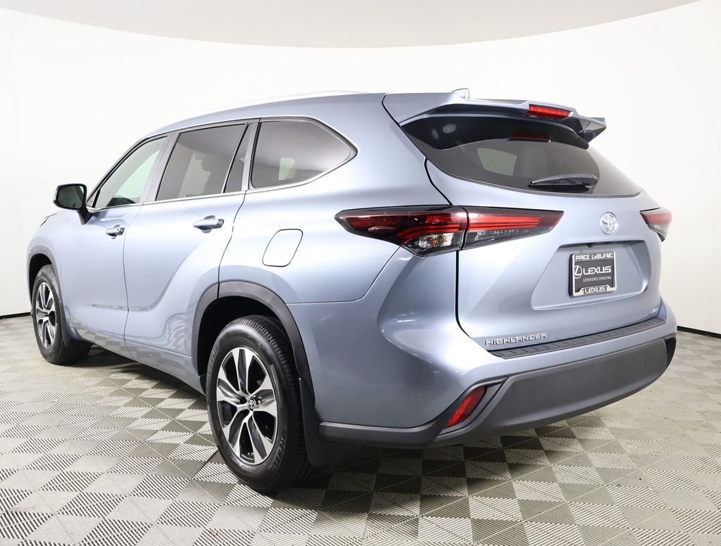 2024 Toyota Highlander XLE photo 4