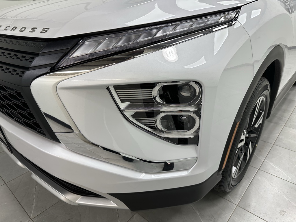 2025 Mitsubishi Eclipse Cross SE photo 5
