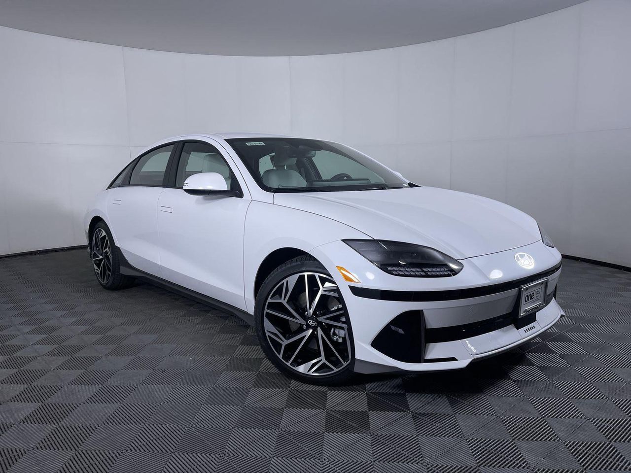 2025 Hyundai Ioniq 6 SEL photo 3
