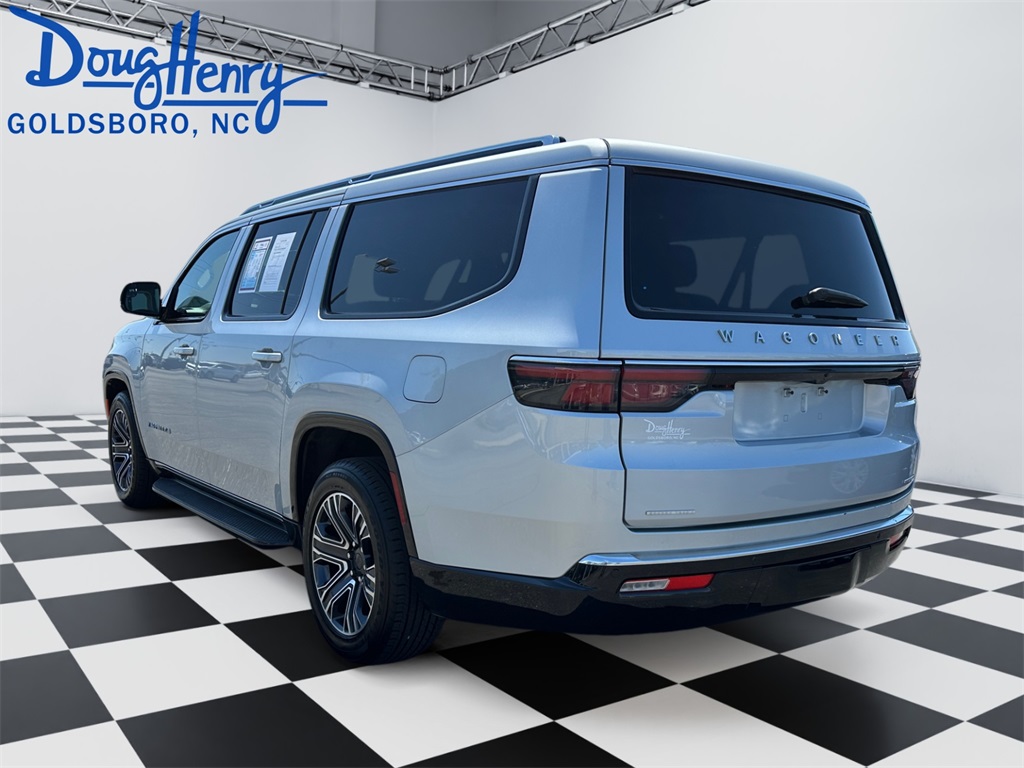 2023 Jeep Wagoneer L Series II photo 3