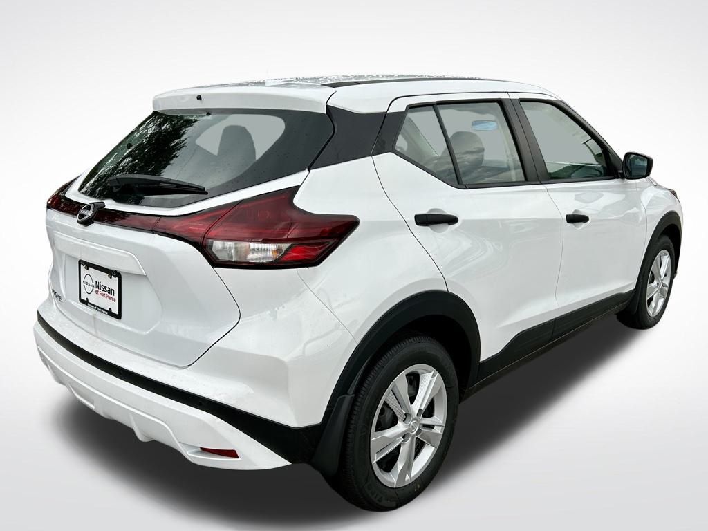 2024 Nissan Kicks S photo 7