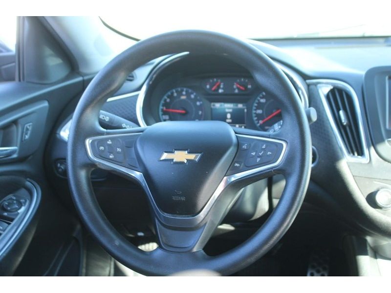 2016 Chevrolet Malibu 1LT photo 13