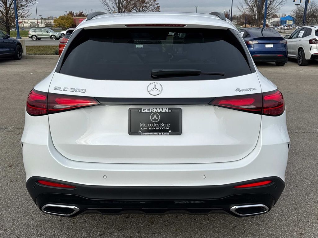 2026 Mercedes Benz GLC 300 4MATIC photo 2