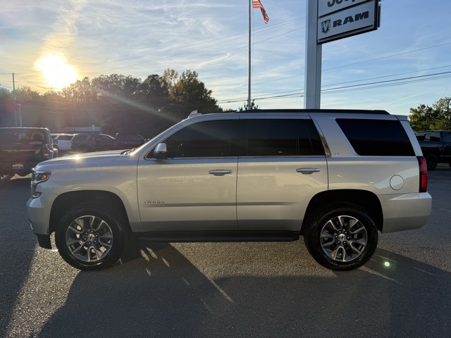 2018 Chevrolet Tahoe LT photo 2