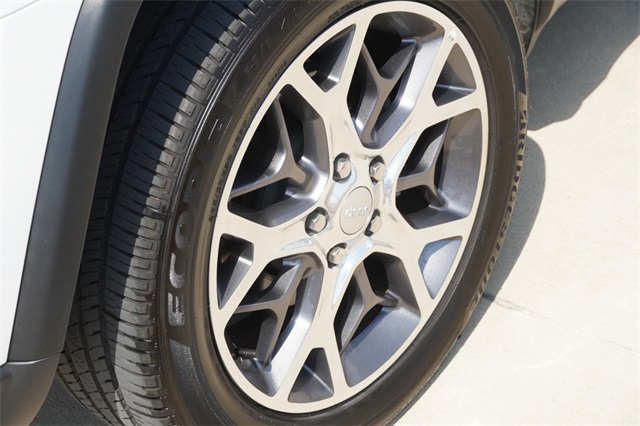 2022 Jeep Cherokee Limited photo 9