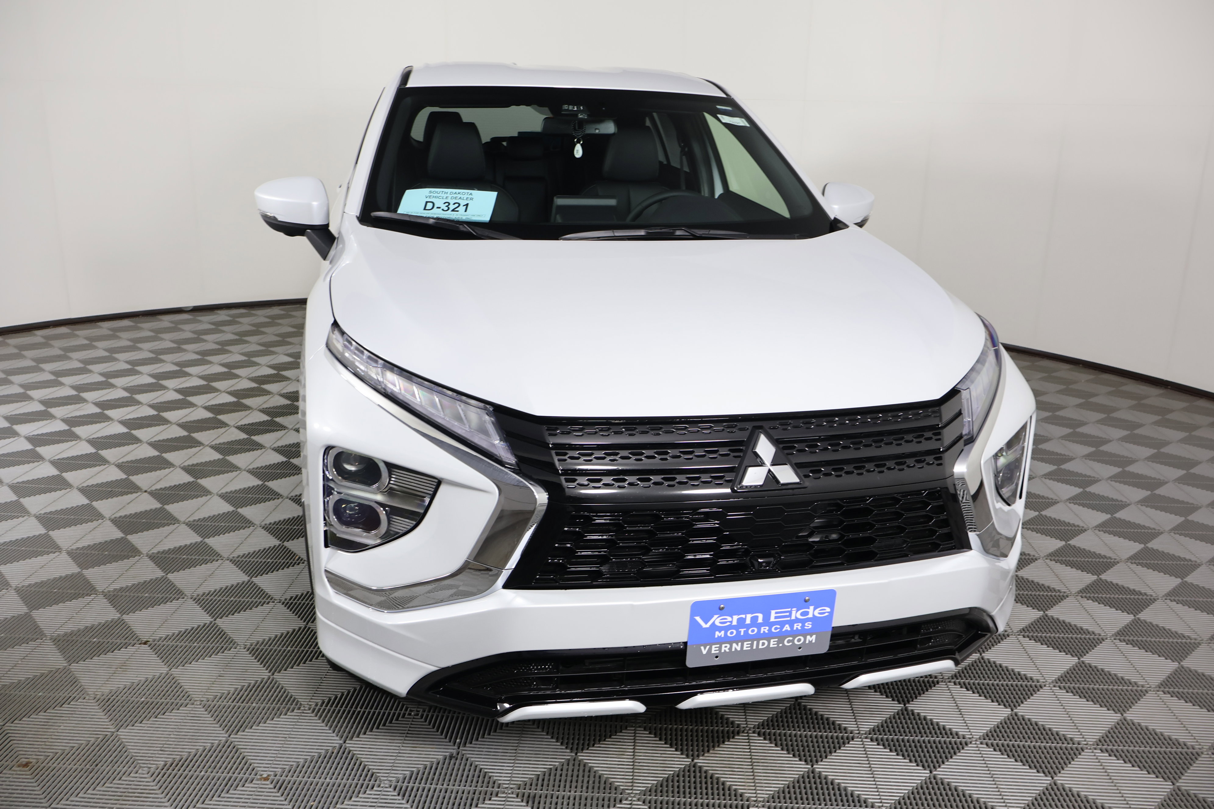2025 Mitsubishi Eclipse Cross SEL photo 3