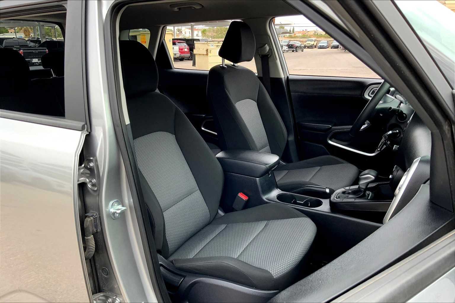 2023 Kia Soul LX photo 8